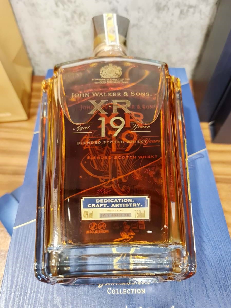 John Walker & Sons XR Aged 19 Years 40% 750ml 06x01